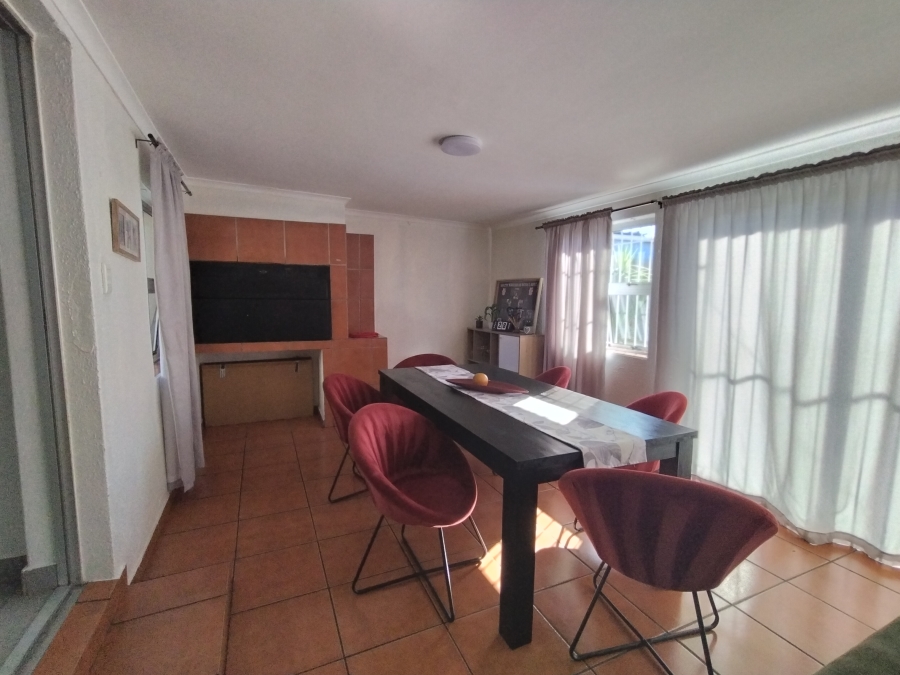 To Let 4 Bedroom Property for Rent in Brandwag Western Cape